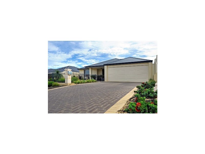 4 Woorabinda Rise, Lakelands WA 6180