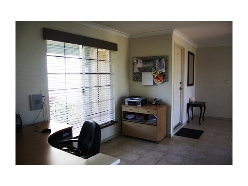 10 Lipscombe Place, Golden Bay WA 6174