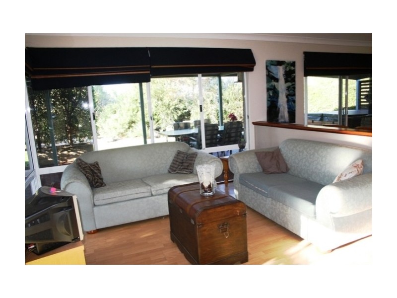 10 Lipscombe Place, Golden Bay WA 6174