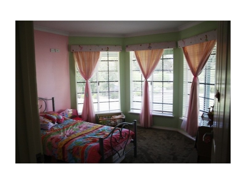 10 Lipscombe Place, Golden Bay WA 6174