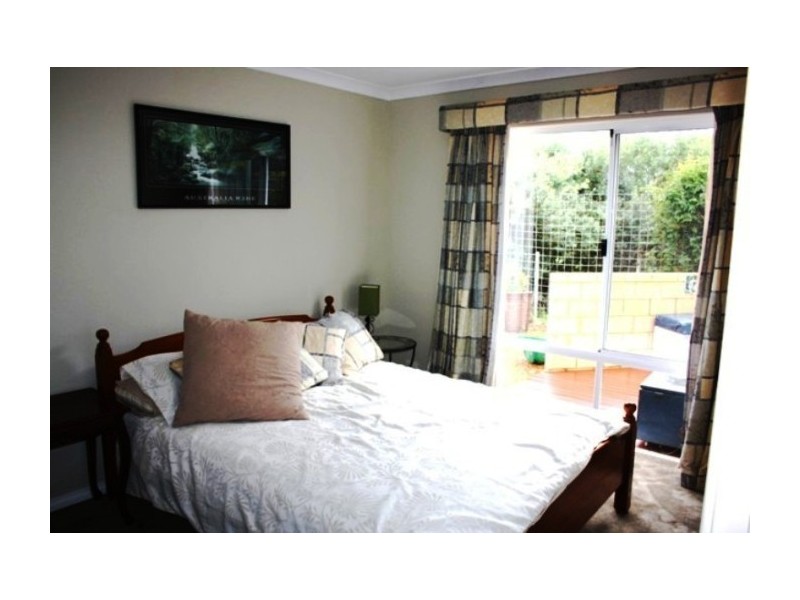 10 Lipscombe Place, Golden Bay WA 6174