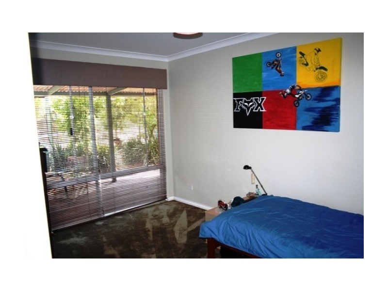 10 Lipscombe Place, Golden Bay WA 6174