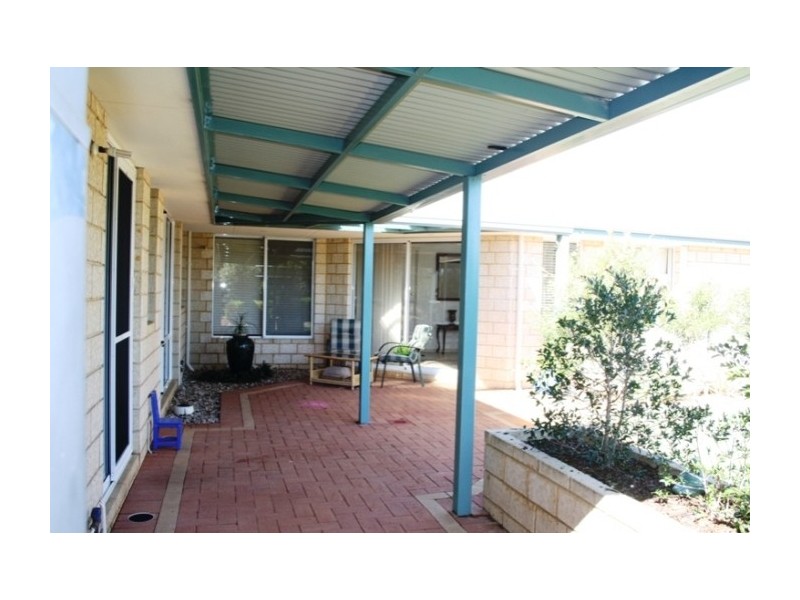 10 Lipscombe Place, Golden Bay WA 6174