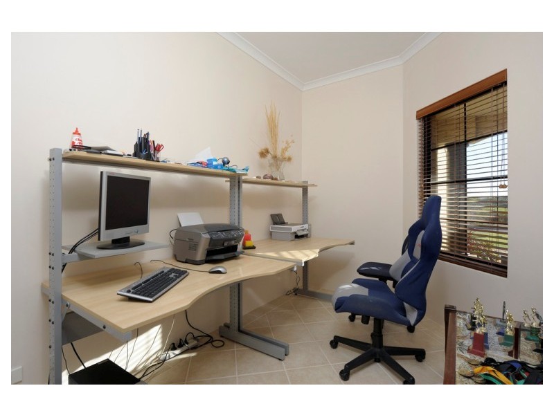 42 Morfontaine Parade, Port Kennedy WA 6172