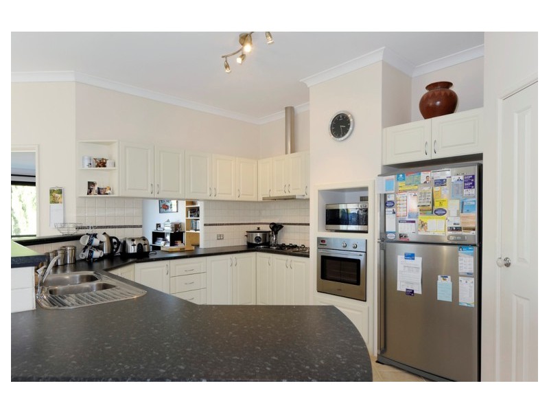 42 Morfontaine Parade, Port Kennedy WA 6172