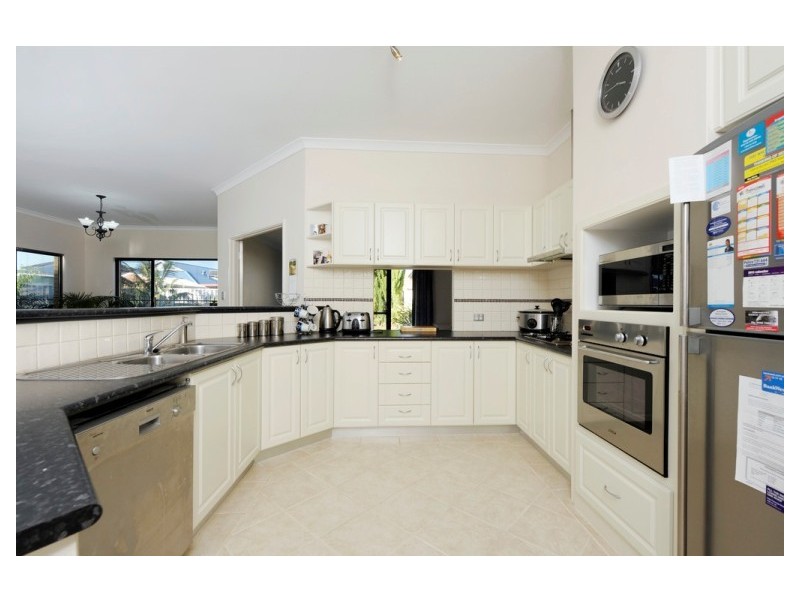 42 Morfontaine Parade, Port Kennedy WA 6172