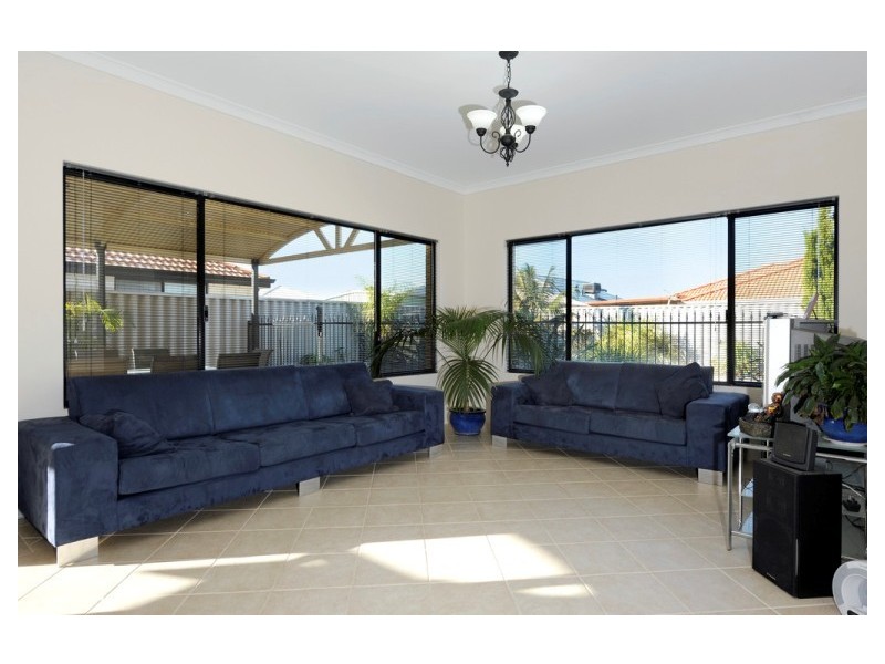 42 Morfontaine Parade, Port Kennedy WA 6172