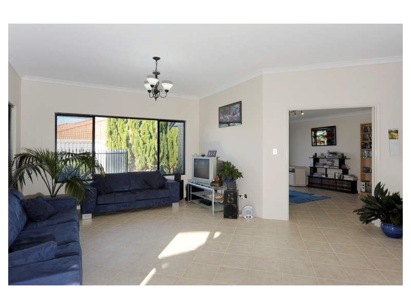 42 Morfontaine Parade, Port Kennedy WA 6172