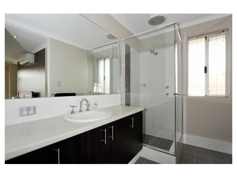 7 Woorabinda Rise, Lakelands WA 6180