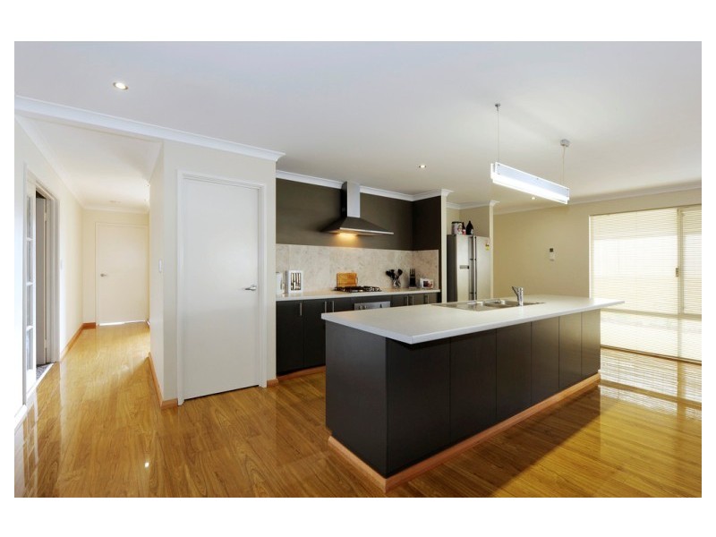 7 Woorabinda Rise, Lakelands WA 6180