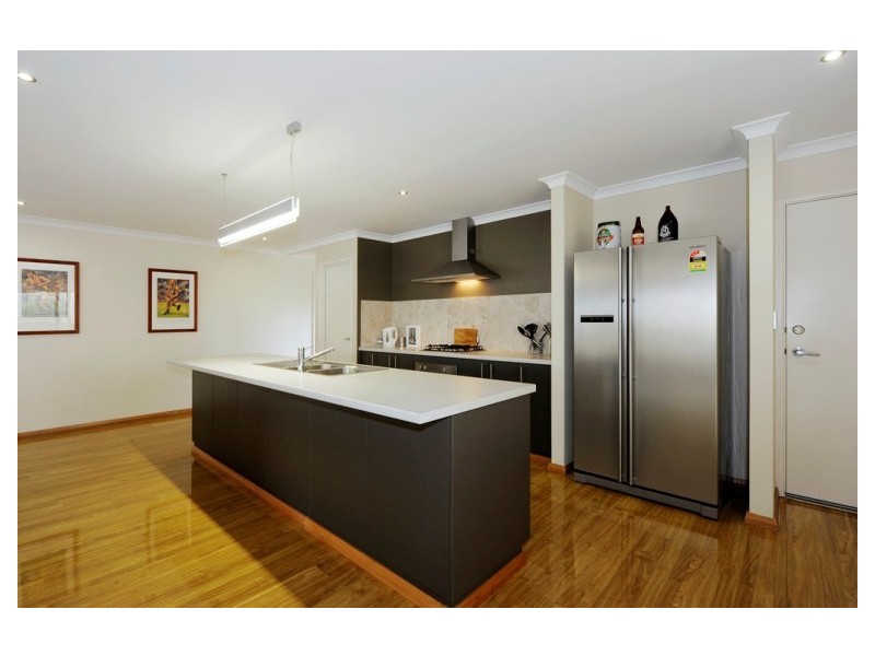 7 Woorabinda Rise, Lakelands WA 6180