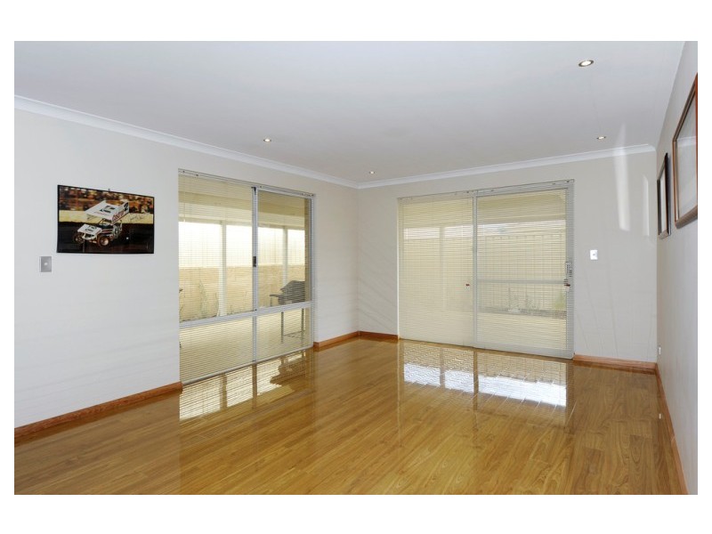 7 Woorabinda Rise, Lakelands WA 6180