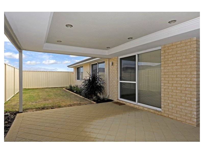 7 Woorabinda Rise, Lakelands WA 6180