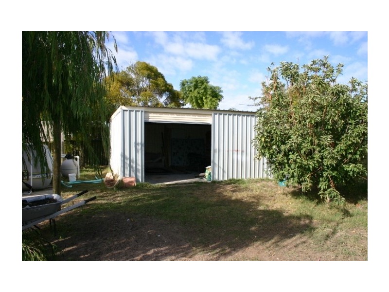 4 Lyons Court, Cooloongup WA 6168