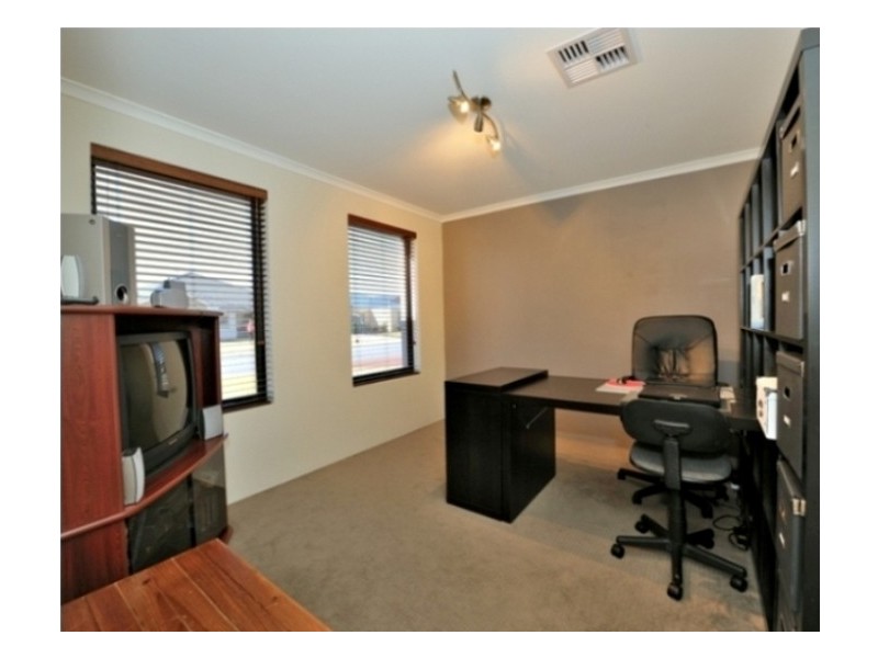 15 Tangier Parkway, Port Kennedy WA 6172