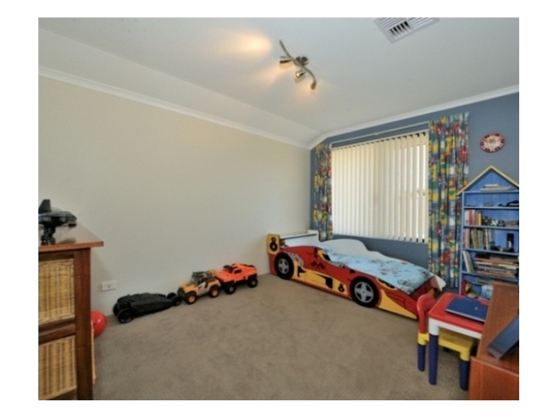 15 Tangier Parkway, Port Kennedy WA 6172