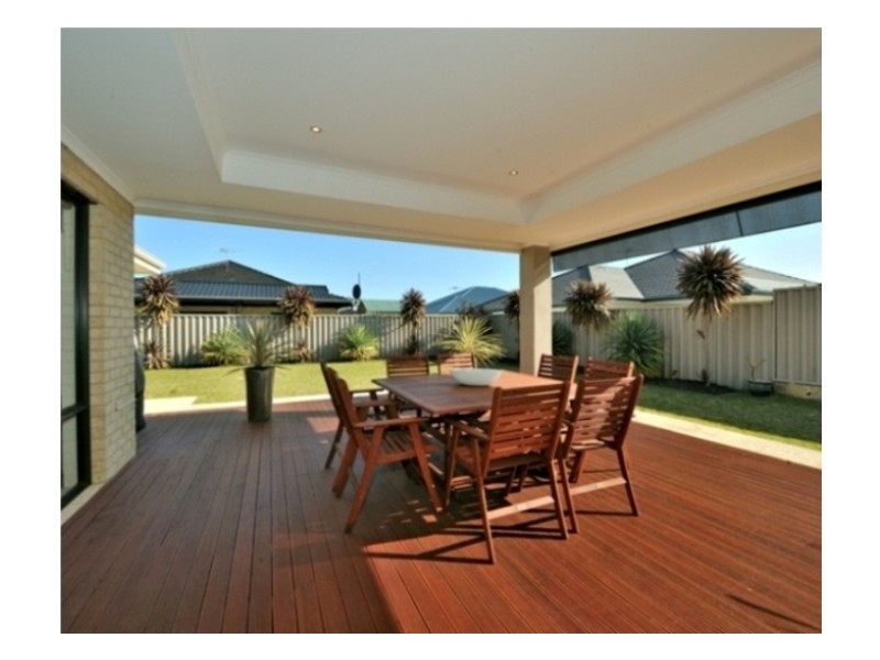 15 Tangier Parkway, Port Kennedy WA 6172