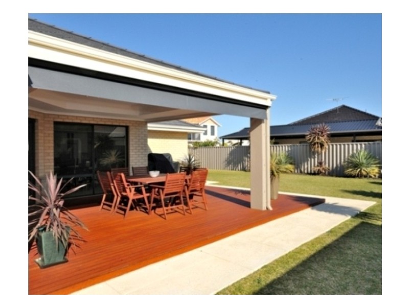 15 Tangier Parkway, Port Kennedy WA 6172