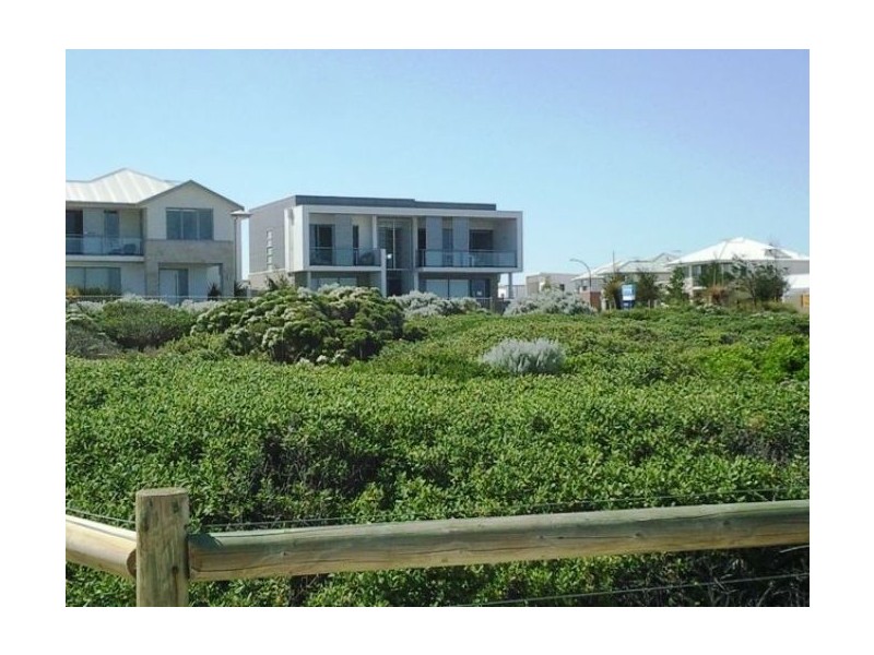 116 Boardwalk Boulevard, Halls Head WA 6210