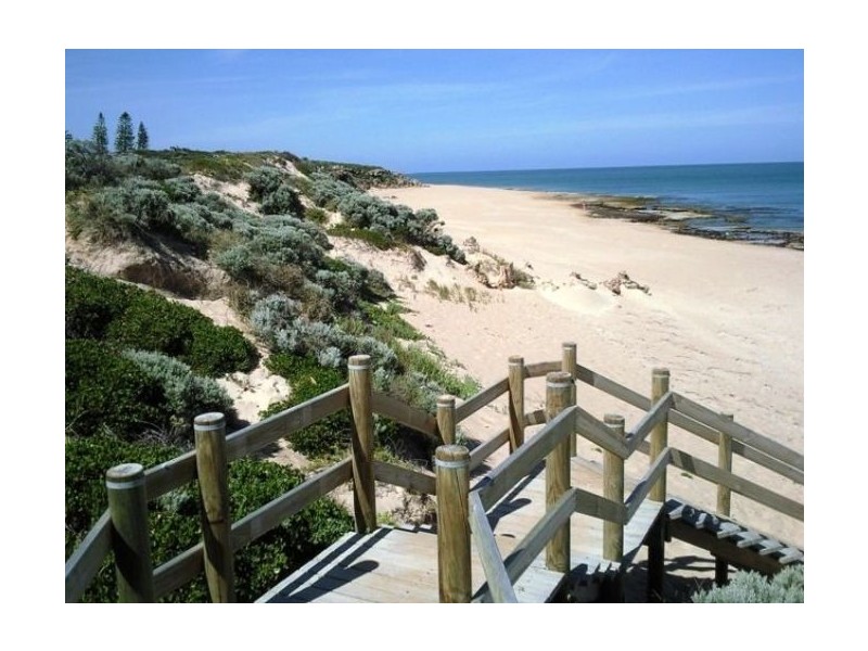 116 Boardwalk Boulevard, Halls Head WA 6210