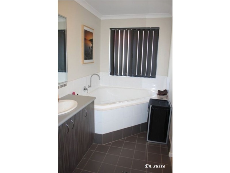 5 Epsilon Drive, Rockingham WA 6168