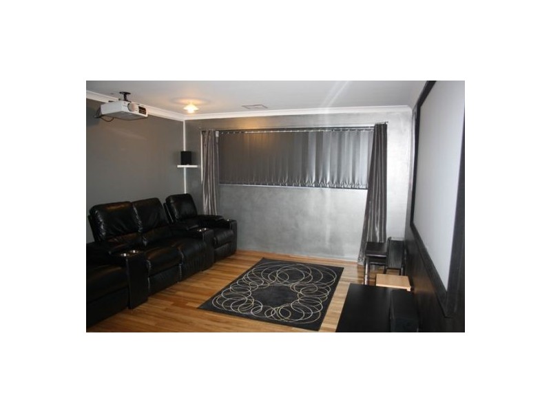 5 Epsilon Drive, Rockingham WA 6168