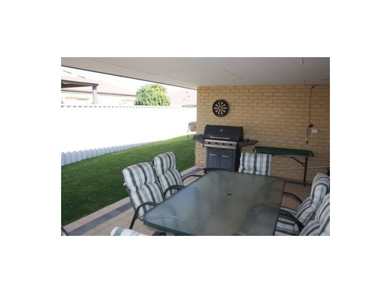 5 Epsilon Drive, Rockingham WA 6168