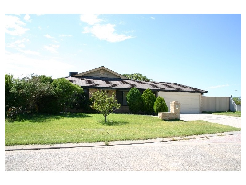 10 Broadbeach Place, Waikiki WA 6169