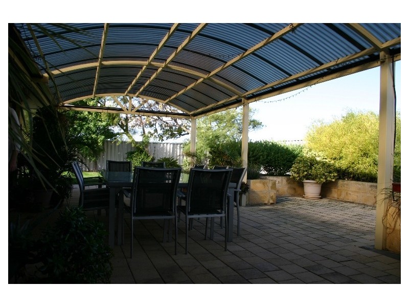 10 Broadbeach Place, Waikiki WA 6169