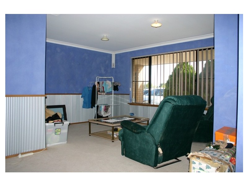 10 Broadbeach Place, Waikiki WA 6169