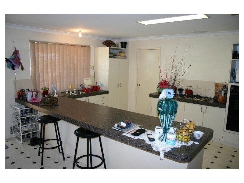 10 Broadbeach Place, Waikiki WA 6169