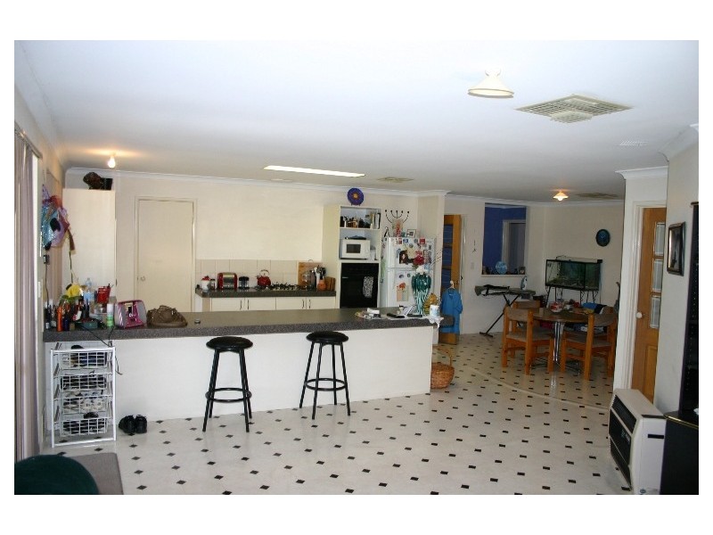 10 Broadbeach Place, Waikiki WA 6169