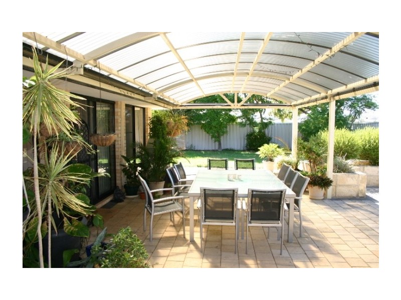 10 Broadbeach Place, Waikiki WA 6169