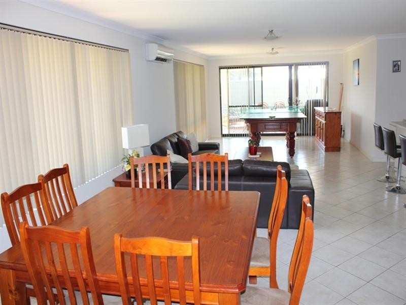 17 Oxenholme Way, Waikiki WA 6169