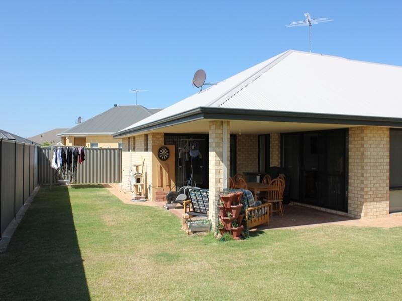 17 Oxenholme Way, Waikiki WA 6169
