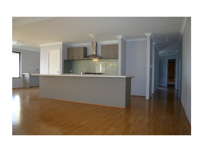 12 Holcombe Road, Warnbro WA 6169