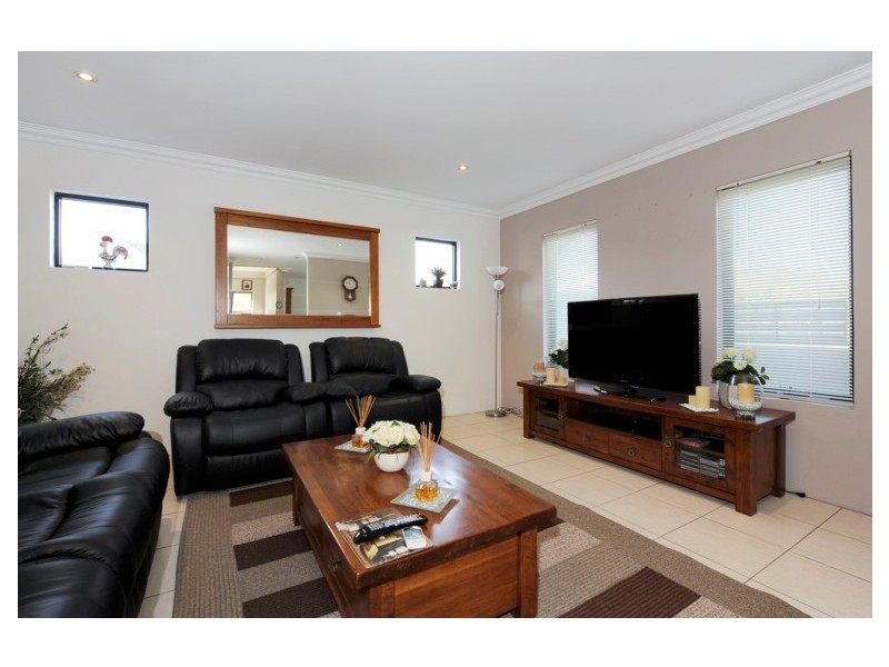 10D Parkin Street, Rockingham WA 6168