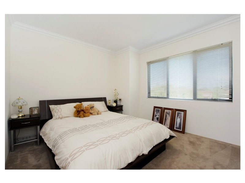 10D Parkin Street, Rockingham WA 6168