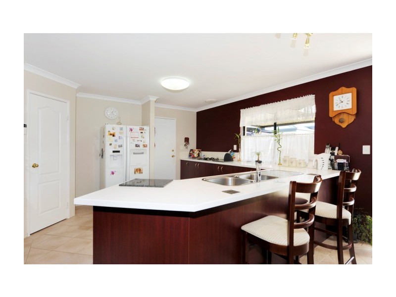 35 Valheru Avenue, Rockingham WA 6168