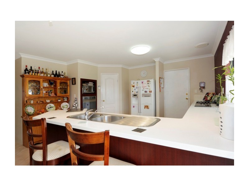 35 Valheru Avenue, Rockingham WA 6168