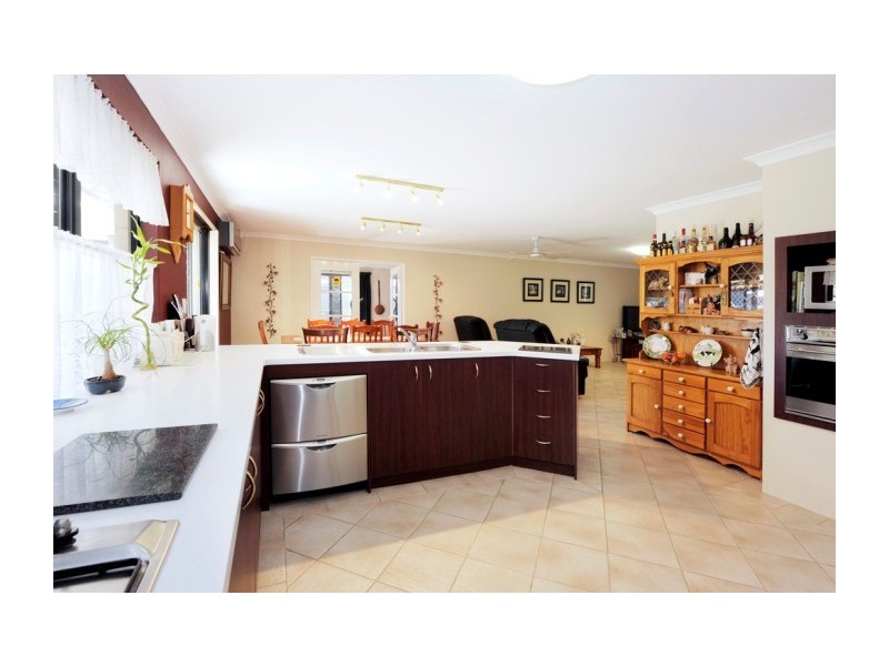 35 Valheru Avenue, Rockingham WA 6168