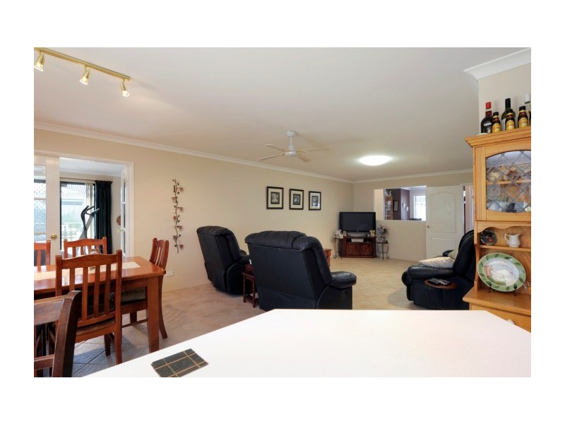 35 Valheru Avenue, Rockingham WA 6168