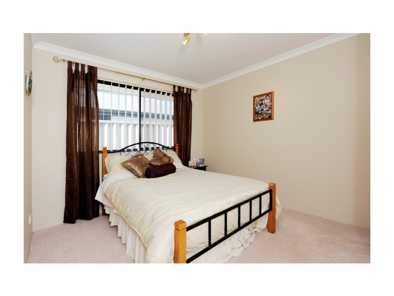 35 Valheru Avenue, Rockingham WA 6168