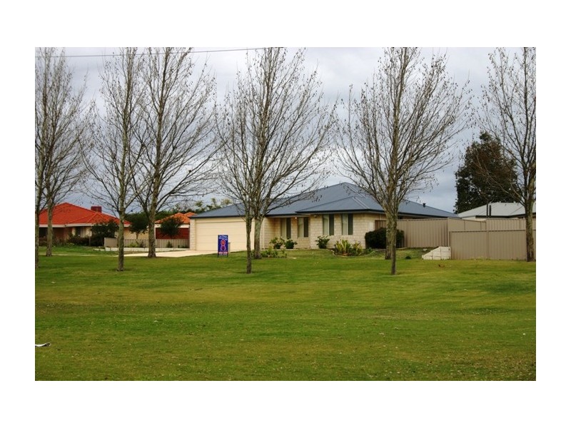 21 Amherst Road, Canning Vale WA 6155