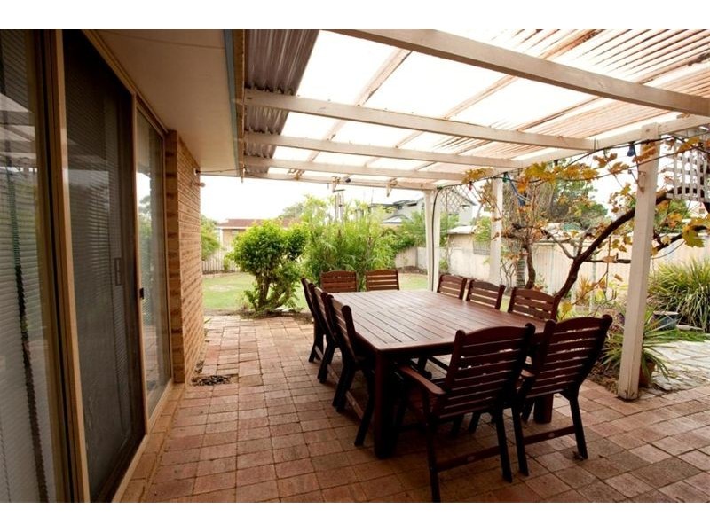 26 Mangles Street, Warnbro WA 6169