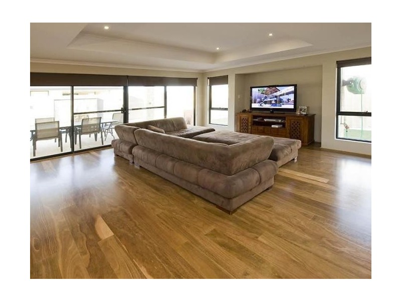 16 Waterview Way, Singleton WA 6175