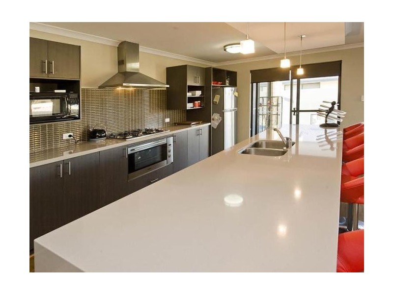 16 Waterview Way, Singleton WA 6175
