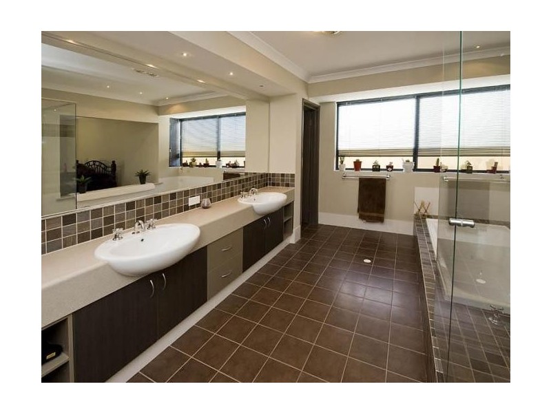 16 Waterview Way, Singleton WA 6175