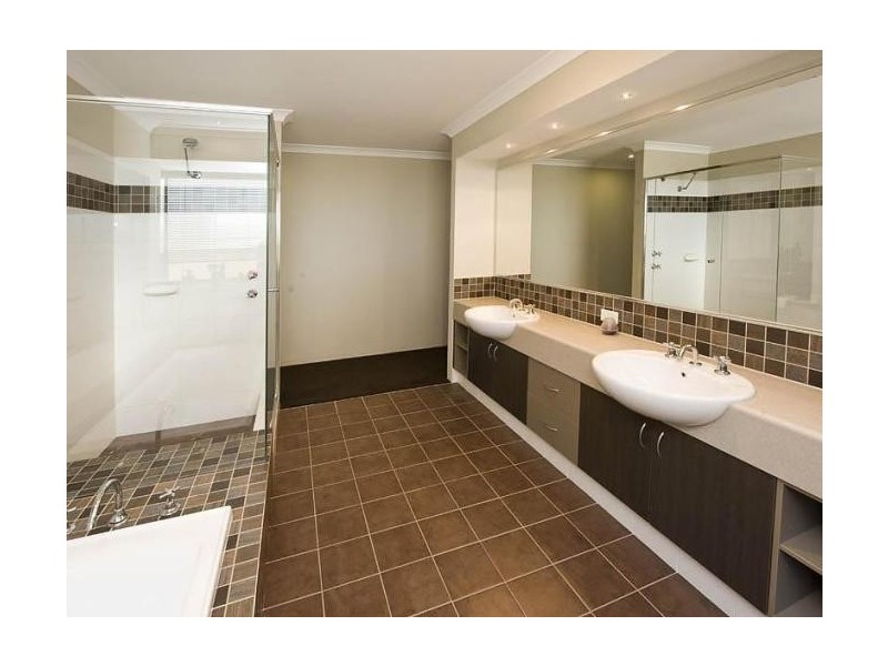 16 Waterview Way, Singleton WA 6175