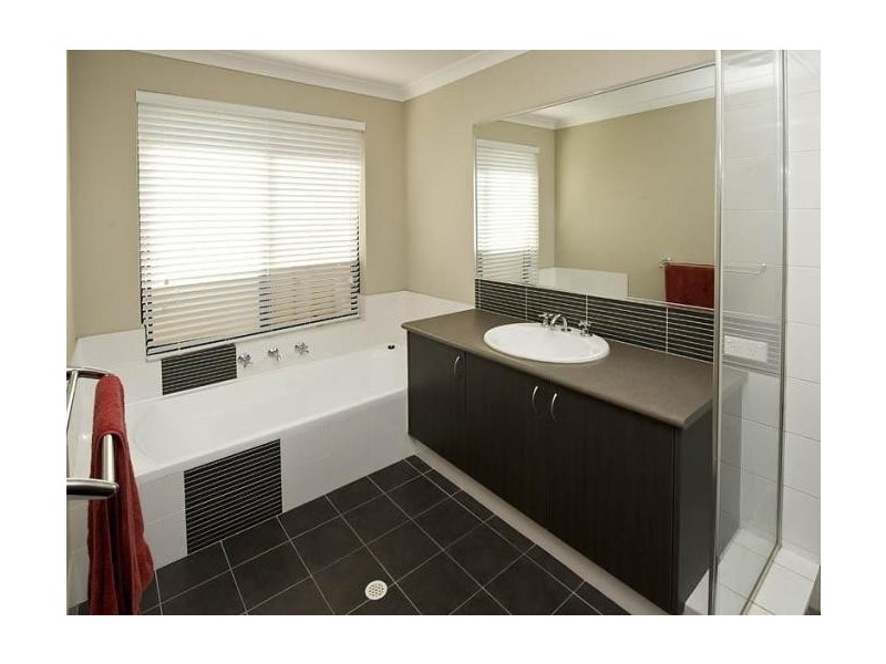 16 Waterview Way, Singleton WA 6175
